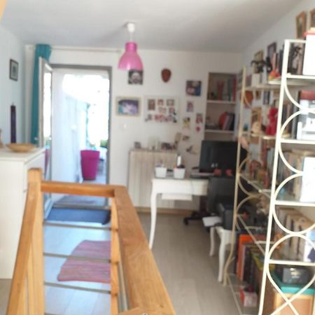 La Maison D Annick Apartment Lodeve Ngoại thất bức ảnh