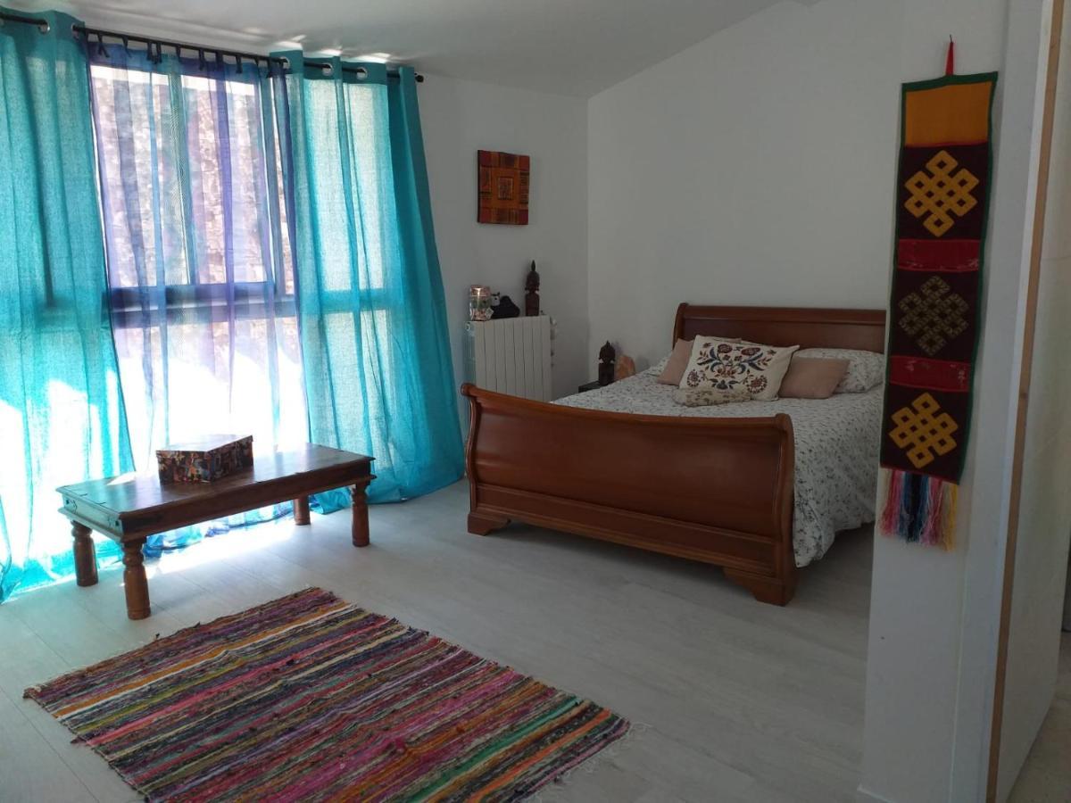 La Maison D Annick Apartment Lodeve Ngoại thất bức ảnh